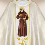 Chasuble brodée Saint Père Pio