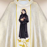 Chasuble brodée Saint Faustine
