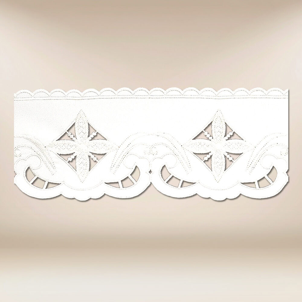 Dentelle brodée Croix