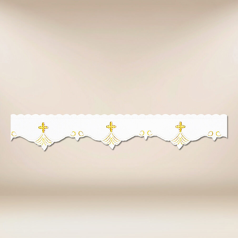 Dentelle brodée avec un délicat fil doré