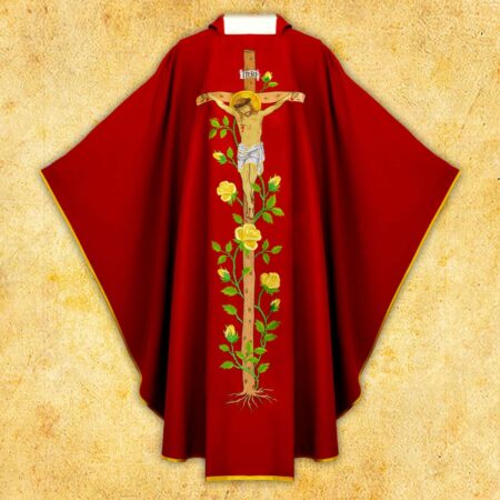 Chasuble liturgique brodée en couleur rouge