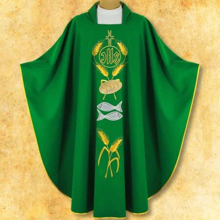 Chasuble brodée verte
