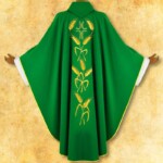 Chasuble brodée verte