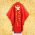 Chasuble liturgique brodée avec le motif de l'Esprit Saint