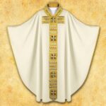 Chasuble brodée liturgique avec ceinture