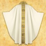 Chasuble brodée liturgique avec ceinture