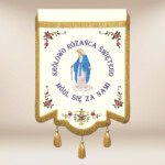 Drapeau brodé Reine du Rosaire