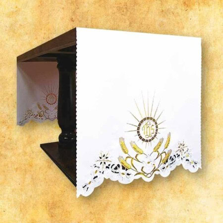 Nappe eucharistique brodée sur les côtés