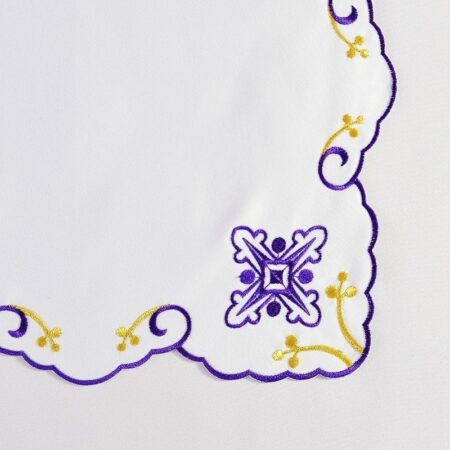 Linge brodé violet 95×95