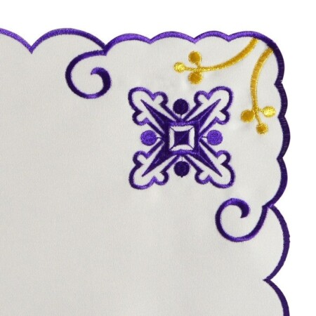 Serviette brodée violette 32×32
