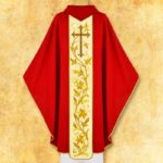 Chasuble rouge brodée Saint Maximilien Kolbe