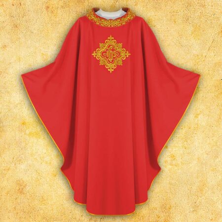 Chasuble brodée avec IHS rouge