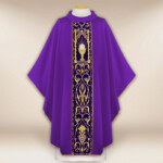 Chasuble avec ceinture en velours brodée Calice