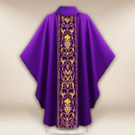 Chasuble avec ceinture en velours brodée Calice