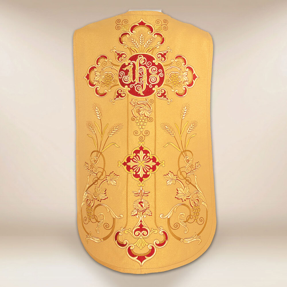 Chasuble romaine brodée avec IHS doré