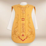 Chasuble romaine brodée avec IHS doré