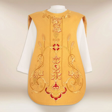 Chasuble romaine brodée avec IHS doré