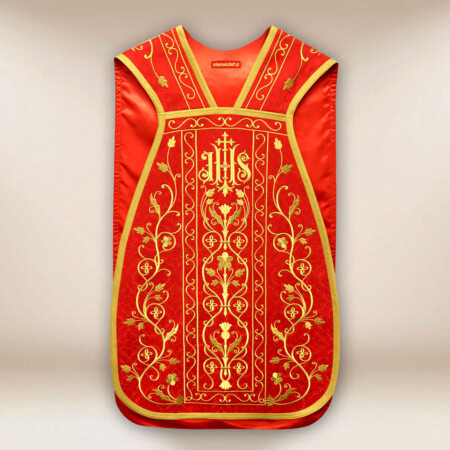 Chasuble romaine brodée en couleur rouge