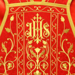 Chasuble romaine brodée en couleur rouge