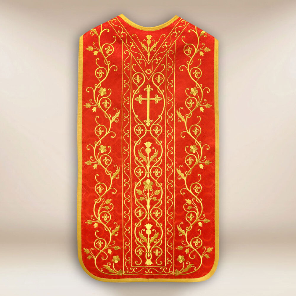 Chasuble romaine brodée en couleur rouge