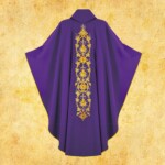 Chasuble brodée violette IHS
