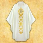Chasuble brodée écrue IHS