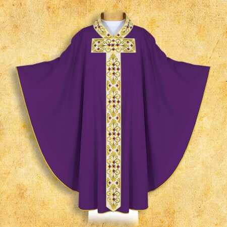 Chasuble brodée violette