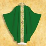 Chasuble brodée verte