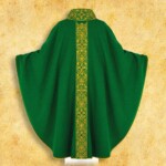 Chasuble brodée verte
