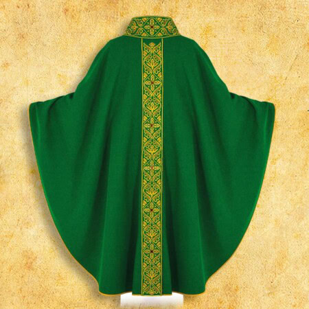 Chasuble brodée verte