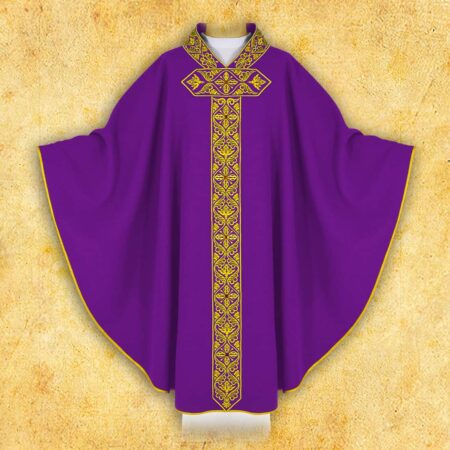 Chasuble brodée violette