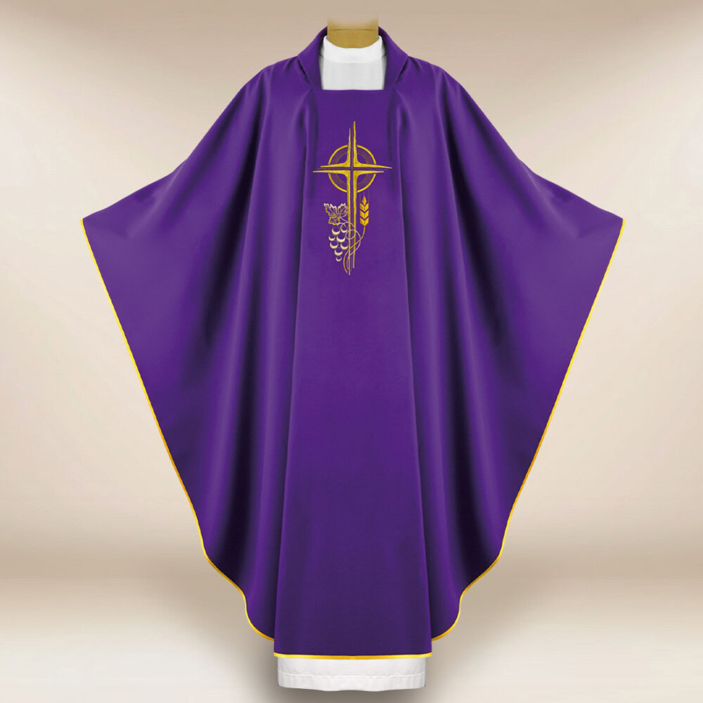 Chasuble brodée avec Croix violette