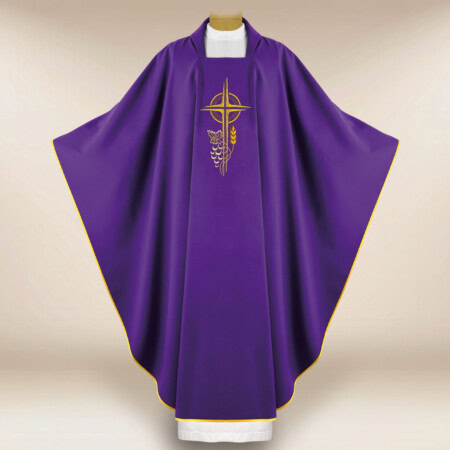Chasuble brodée avec Croix violette