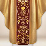 Chasuble avec ceinture en velours brodé Agneau