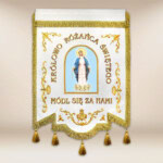 Drapeau brodé Reine du Rosaire