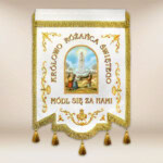 Drapeau brodé "Reine du Rosaire" avec inscription personnalisée