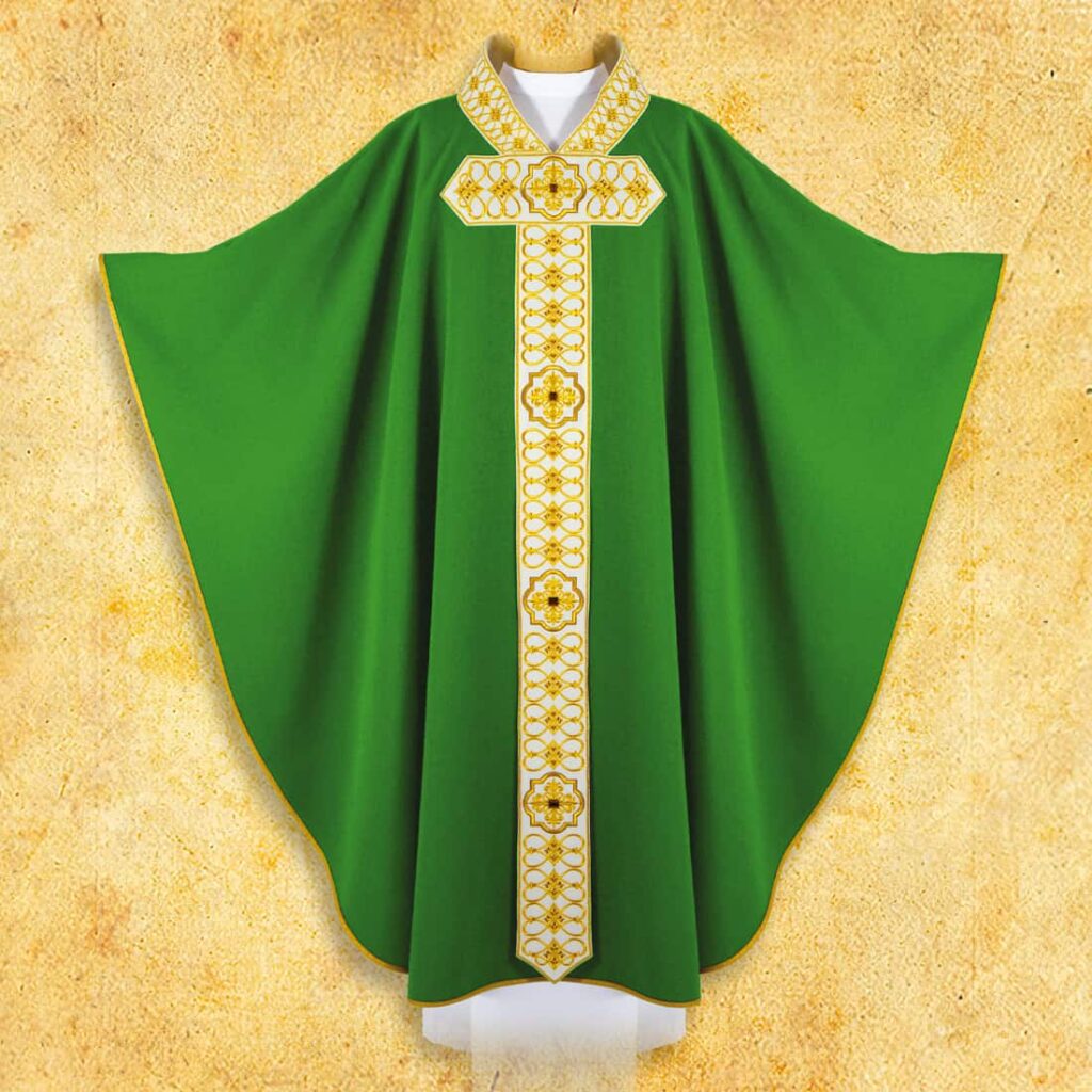 Chasuble brodée verte