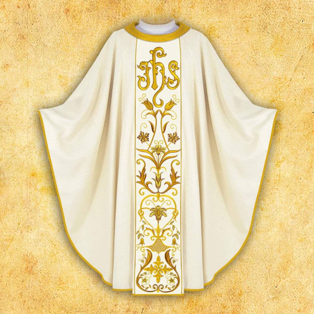 Chasuble brodée IHS