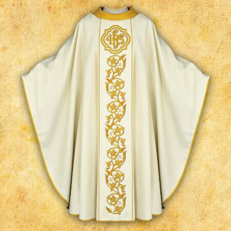 Chasuble brodée IHS écru