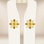 Étole liturgique brodée ecru avec motif de croix