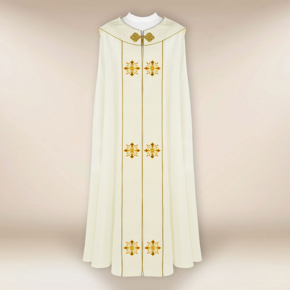 Chape liturgique brodée élégante avec des croix brodées