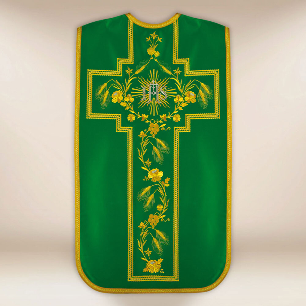 Chasuble brodée romaine IHS verte