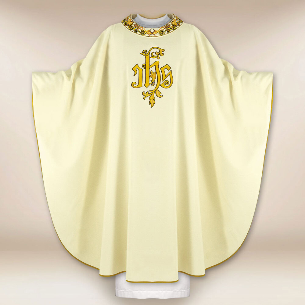 Chasuble liturgique avec broderie IHS
