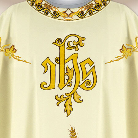 Chasuble liturgique avec broderie IHS