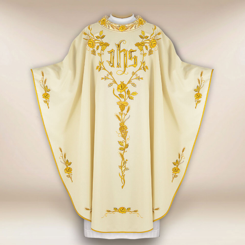Chasuble liturgique avec broderie IHS