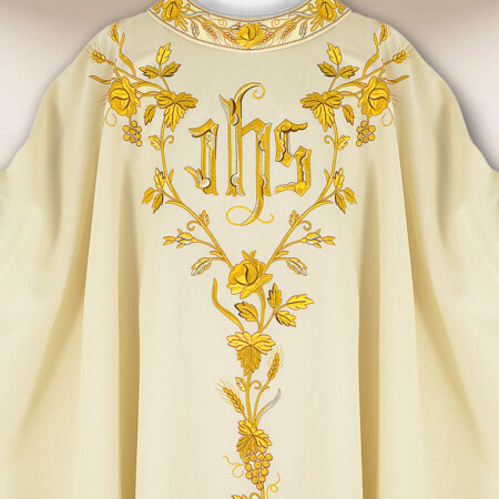 Chasuble liturgique avec broderie IHS