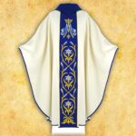 Chasuble liturgique brodée mariale à un bon prix