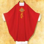 Chasuble brodée IHS rouge