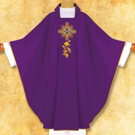 Chasuble brodée IHS violette