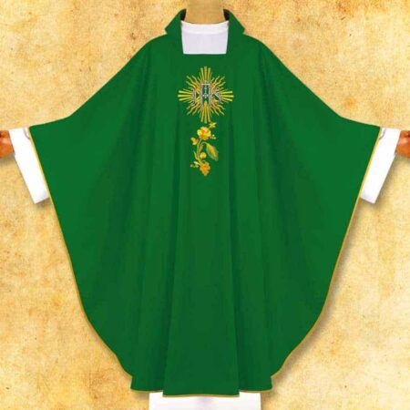 Chasuble brodée IHS verte